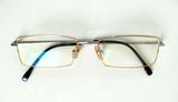  Gọng kính titanium nửa viền màu bạch kim mạ vàng 18K. 