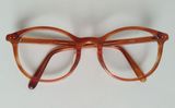  Gọng kính màu mai rùa Jins đẹp như mới. Gọng chất màu cổ điển, sang trọng. 