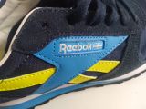  Giày thể thao Reebok màu xanh Navy chất liệu da lộn và giả da size 36 tương đương 23.5cm. 
