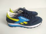  Giày thể thao Reebok màu xanh Navy chất liệu da lộn và giả da size 36 tương đương 23.5cm. 