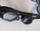  Combo 2 kính bơi thể thao View và mũ bơi Lining (mũ chưa sử dụng). 