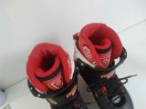  Patin màu đen và màu đỏ Flying Eagle size 38 co giãn 42 (chân từ size 34 35 đã có thể đi tốt) (Độ mới 96%). 