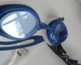  Combo 2 kính bơi thể thao View và mũ bơi Lining (mũ chưa sử dụng). 