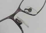  Gọng kính titanium mầu hun khỏi Gucci (made in Italy - chuẩn xịn). 