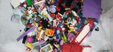  2kg Lego dành cho các bé. 