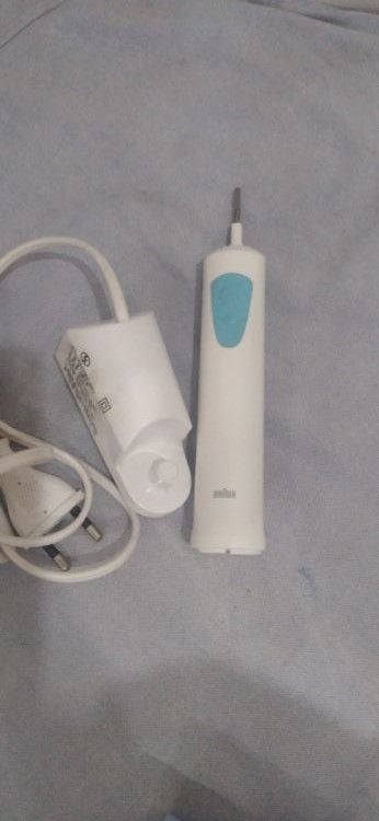  Bàn chải điện Braun (made in germany) 