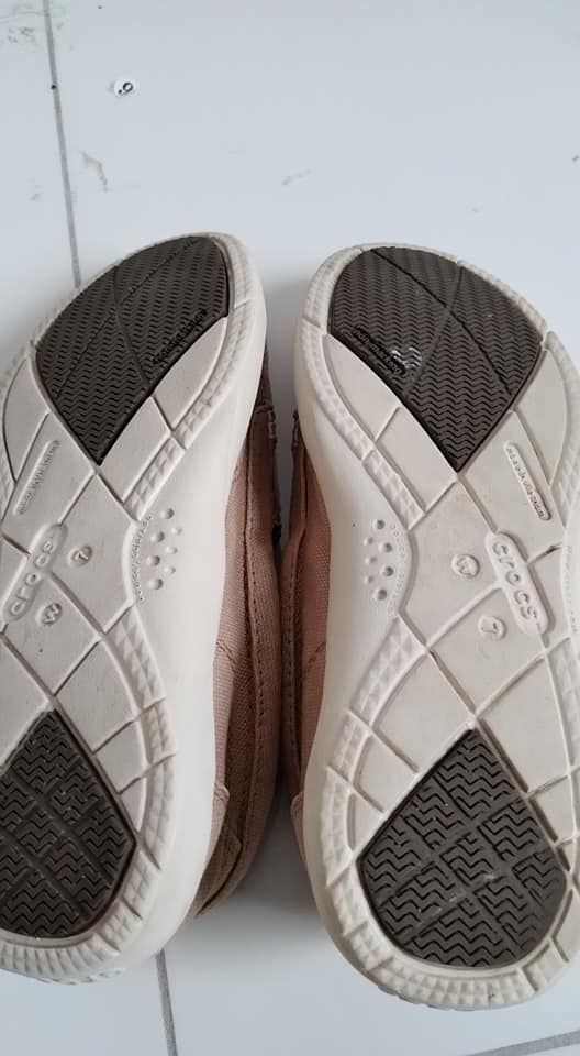  Giày lười Crocs size 37 