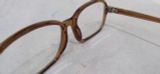  Gọng kính màu nâu dáng cổ điển chất hàng từ nước ngoài không rõ thương hiệu. 