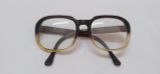  Gọng kính hàng chục năm tuổi màu chuẩn xưa. Gọng chắc chắn, siêu bền. 