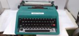  Máy đánh chữ màu xanh Olivetti Studio 45 (Sản xuất Tây Ban Nha) thập niên 60. Màu đẹp siêu hiếm. giá trị sưu tập cao. 