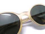  Kính râm nhựa trong màu ngà Ixi:Z thương hiệu Nhật Bản (Kính mới chưa sử dụng). 