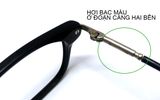  Gọng kính màu đen kiểu cổ điển không rõ thương hiệu. 