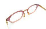  Gọng kính màu tím nhạt với khung Titanium mạ màu vàng tây nhẹ Novo. 