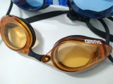  Combo 2 kính bơi View và 1 kính Speedo. 