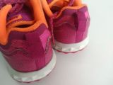  Giày thể thao màu hồng tim Nike size 36 tương đương 23cm chuẩn xịn. 