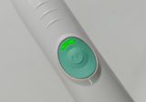  Bàn chải điện Philips Sonicare giúp vệ sinh răng miệng gấp nhiều nhiều lần so với bàn chải thường. 