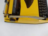  Máy đánh chữ màu vàng thập niên 60 Tippa của Hà Lan (Made in Holland). 