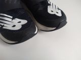  Giày thể thao bé trai màu đen New Balance size 28.5cm tương đương 17cm 