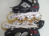  Giày patin màu đen đỏ Cougar size 34 co giãn 37. (Bé từ tầm 3 4 tuổi đi vừa). 