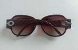  Kính râm nữ Dior màu nâu nhựa trong chuẩn xịn. Dáng kính rất sang trọng thời trang. 