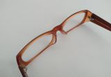  Gọng kính màu nâu và mã não Gallan thương hiệu Nhật Bản. Gọng dáng cổ điển, đậm chất tri thức. 