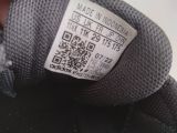  Giày thể thao màu đen cho trẻ em Adidas size 29 tương đương 17.5cm. 