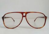  Gọng kính cổ điển màu mai rùa đồi mồi hàng chục năm tuổi. 