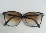  Kính râm gọng màu đen vân đá quý Renoma Guadeloupe Paris hàng chục năm tuổi. 
