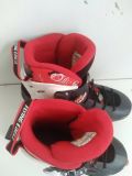  Patin màu đen và màu đỏ Flying Eagle size 38 co giãn 42 (chân từ size 34 35 đã có thể đi tốt) 
