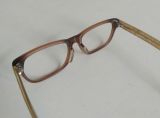  Gọng kính màu nâu càng vân đá kiểu cổ điển Jins (Thương hiệu Nhật Bản). 