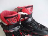  Patin màu đen và màu đỏ Flying Eagle size 38 co giãn 42 (chân từ size 34 35 đã có thể đi tốt) 