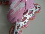  Patin màu hồng dành cho bé gái Hello Kitty size 31 co giãn 33 (19 đến 21.5cm) (Chân bé từ size 27 28 đi được tốt). 