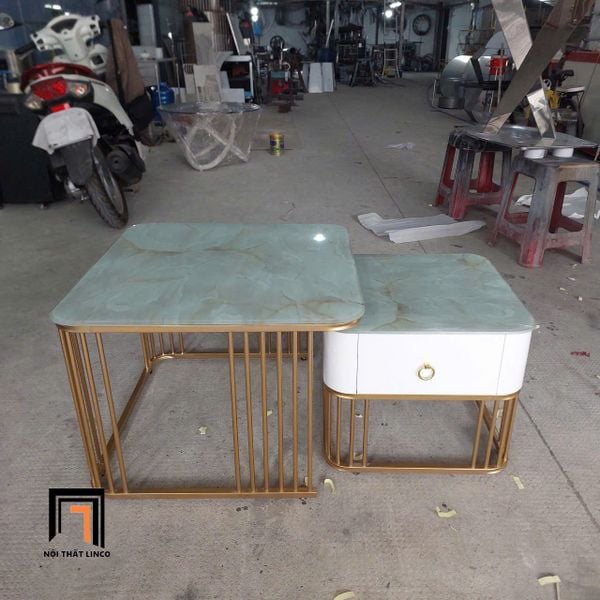 cặp bàn sofa mặt kính vuông