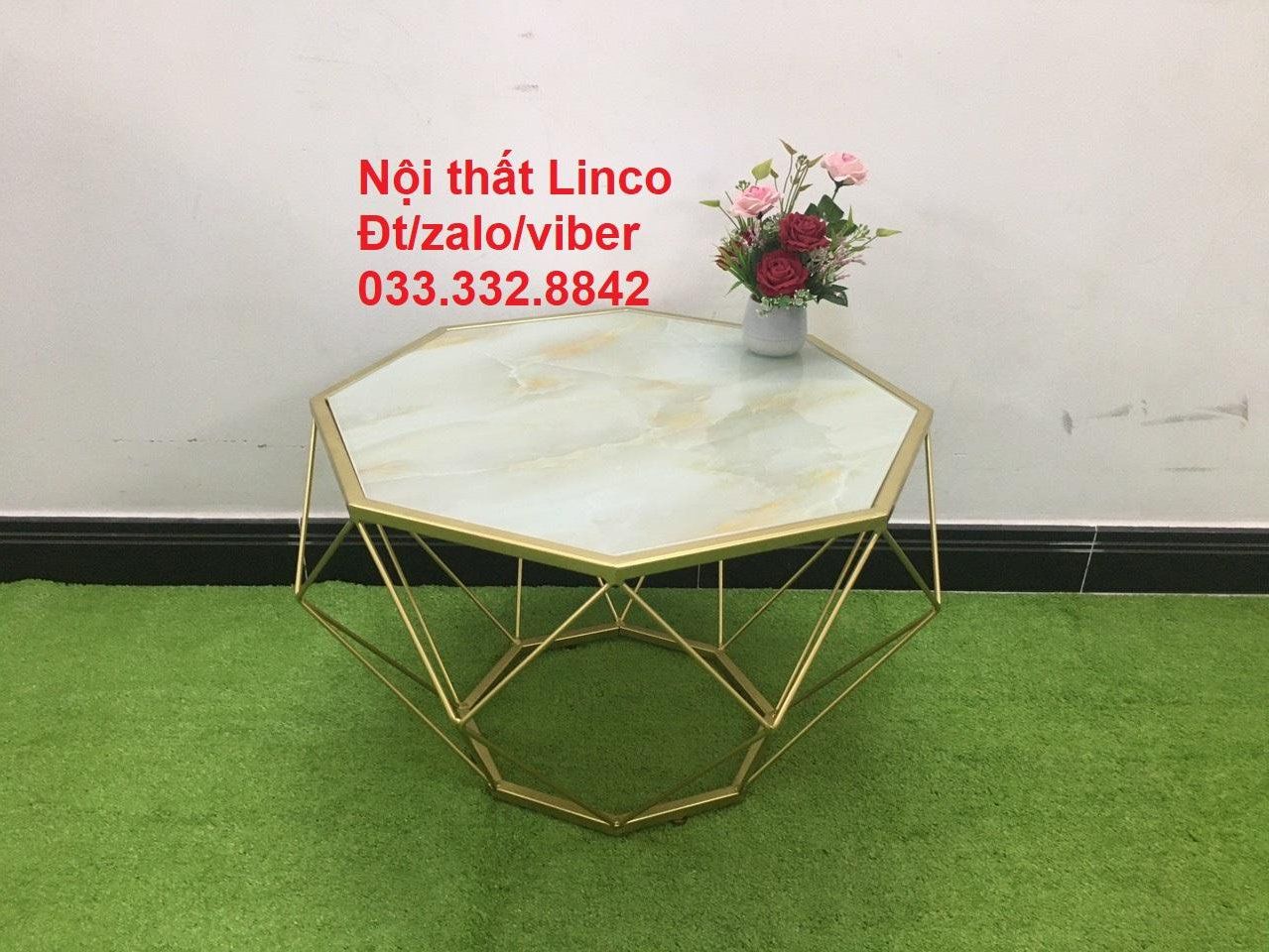  Bàn trà hình kim cương mặt kính giả đá 70cm khung sắt vàng 