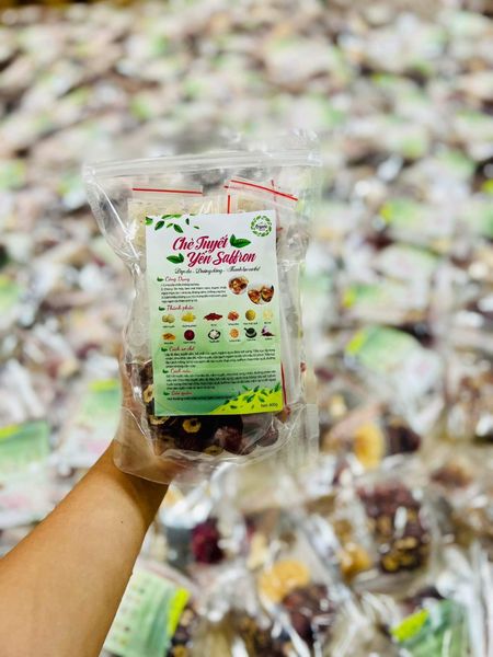 CHÈ TUYẾT YẾN SAFFRON