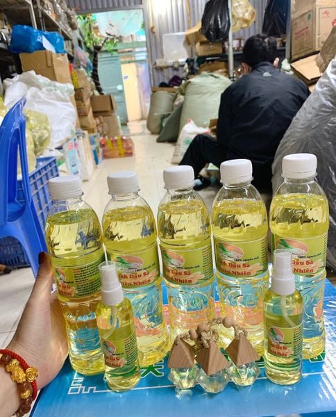Tinh dầu sả Mường Tè hàng nhà làm nguyên chất 100%