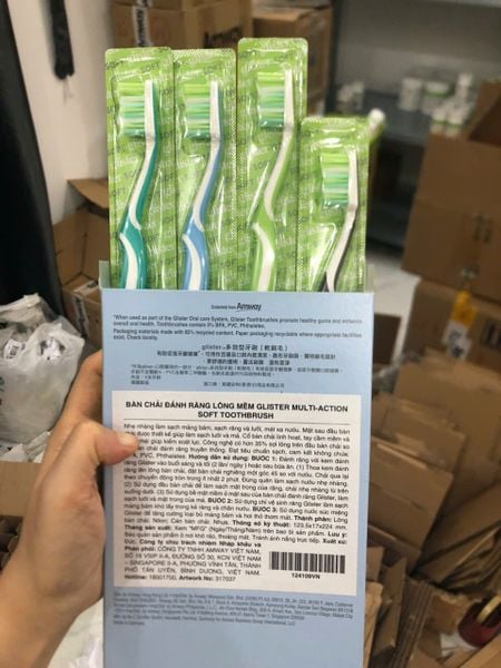 Giá bán 275k Bàn chải đánh răng Glister Multi-Action Toothbrush Amway
