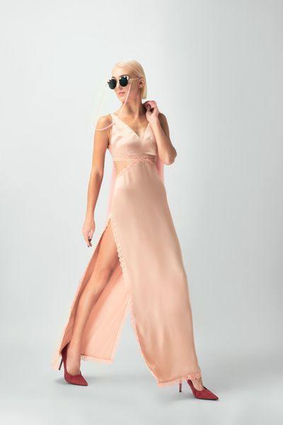  Đầm Lụa Xẻ Tà 