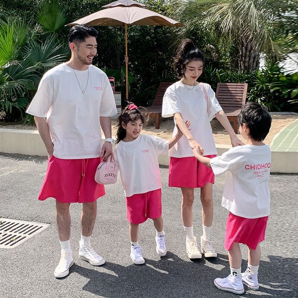 Bộ quần áo gia đình Familylove - set bộ quần áo gia đình in chữ CHIDHOOD IS FEARLESS chất liệu cotton 100% co giãn