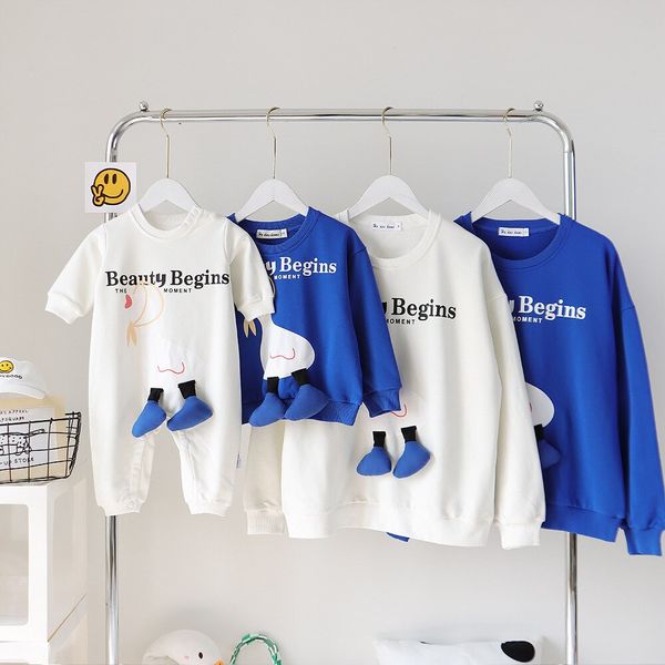 Áo Sweater Gia Đình Familylove - Mẫu Áo Sweater In Hình Chú Vịt Ngộ Nghĩnh Beuty Begins Moment Chất Nỉ Da Cá Cotton 100%