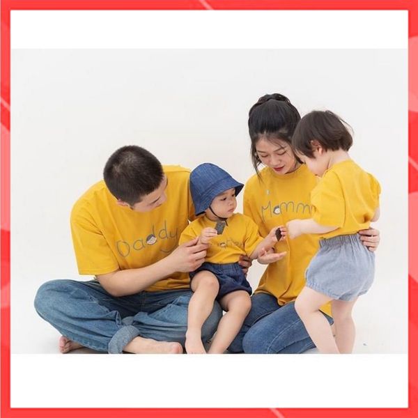 Áo gia đình - Đồng phục gia đình đẹp  (Có hình thật + Logo thương hiệu)  Họa tiết Cách điệu Daddy Mommy Baby