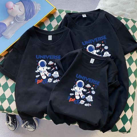 Áo gia đình Familylove - đồ gia đình họa tiết phi hành gia Universe Space chất liệu cotton 100%