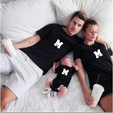 Áo gia đình Familylove - Set áo gia đình in họa tiết chữ M chất liệu cotton 100% cao cấp