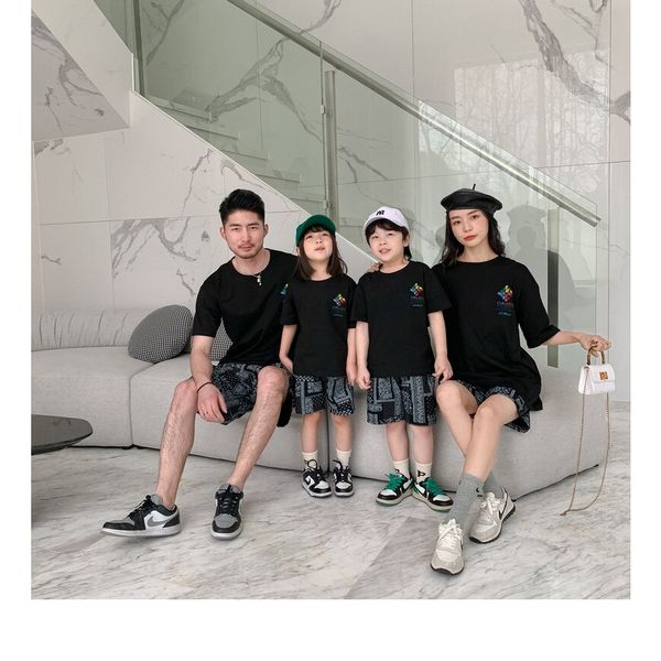 Bộ quần áo gia đình Familylove - set bộ quần áo gia đình họa tiết Bearbrick đáng yêu chất liệu cotton 100% co giãn