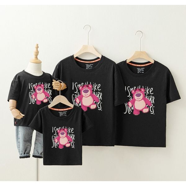 Áo gia đình Familylove - đồ gia đình họa tiết Gấu Dâu đáng yêu chất liệu cotton 100% cao cấp