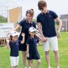 Áo Gia Đình Cổ Trụ Familylove - Đồng Phục Gia Đình Có Cổ Logo trái cây Chất Liệu Nỉ Da Cá Cotton 100% Co Giãn Cao Cấp