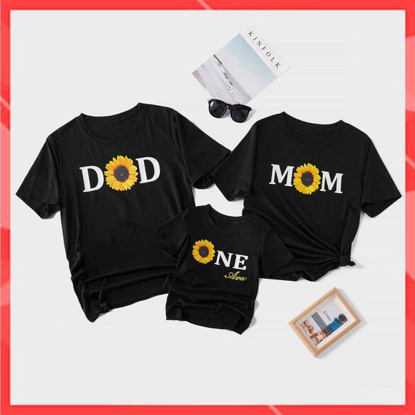 Áo gia đình - Đồng phục gia đình Familylove - Áo gia đình Chữ DAD MOM ONE phối họa tiết Bông Hoa