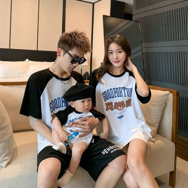 Áo gia đình Familylove - đồ gia đình mẫu raglan họa tiết gấu GOODFORTUNE đáng yêu chất liệu cotton 100%