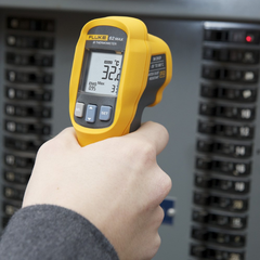 Máy đo nhiệt độ hồng ngoại FLUKE 62 Max (-30 ~ 500 °C)