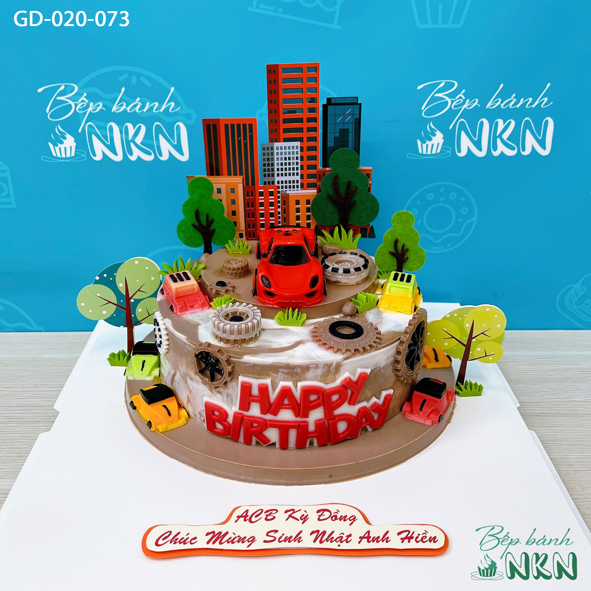 Khởi My đón sinh nhật đơn giản bên gia đình
